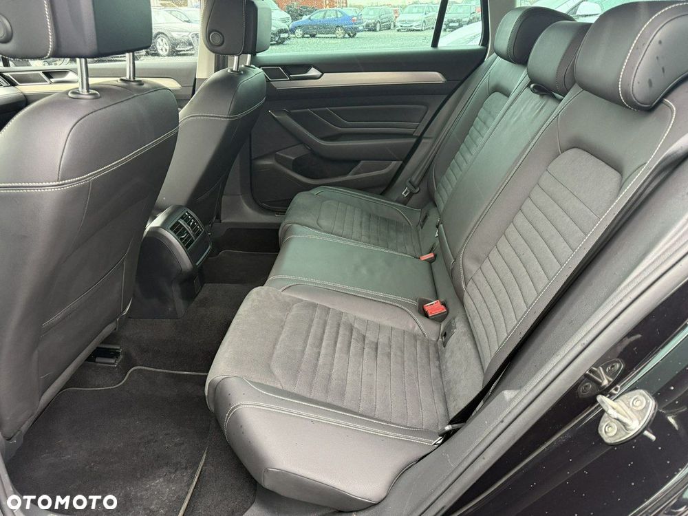 Volkswagen Passat - 13