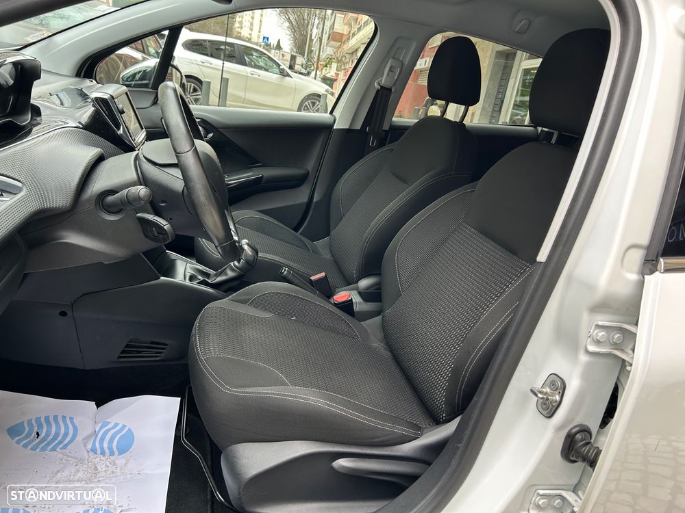 Peugeot 208 1.2 VTi Allure - 9