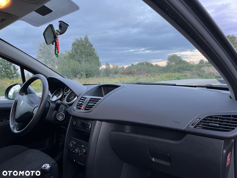 Peugeot 207 - 3