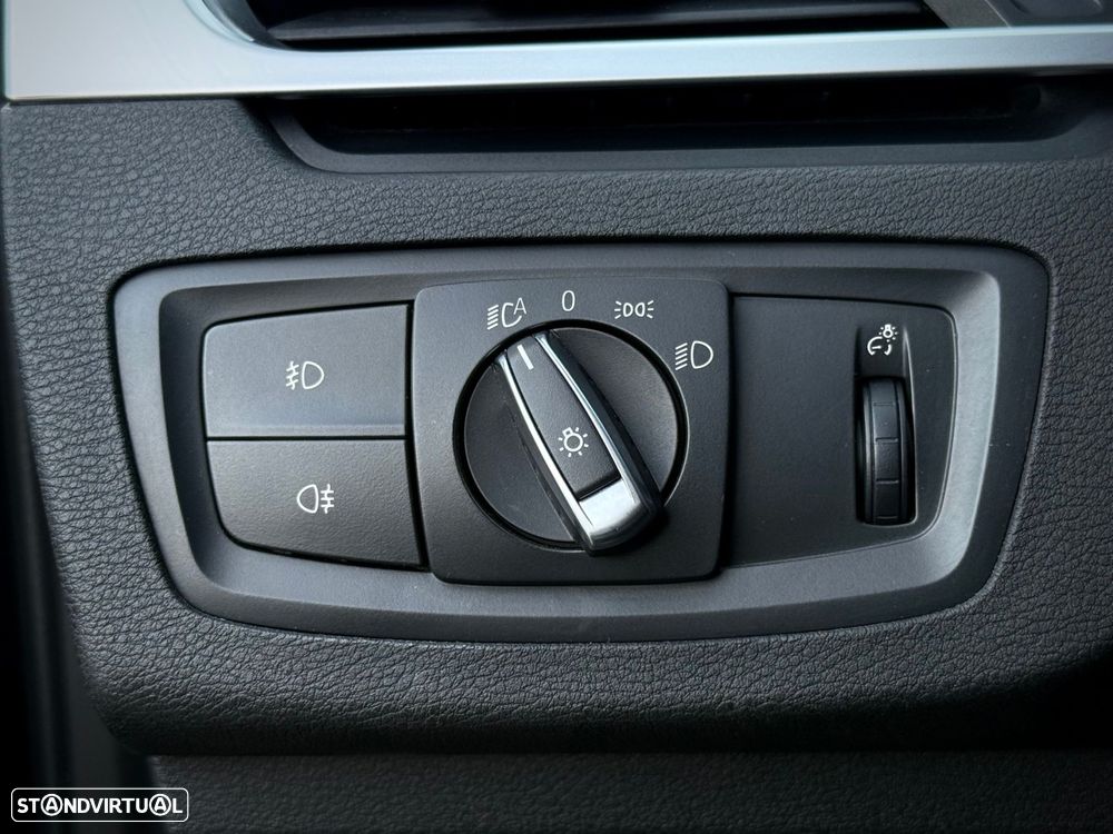 BMW X1 16 d sDrive Auto Line Sport - 10