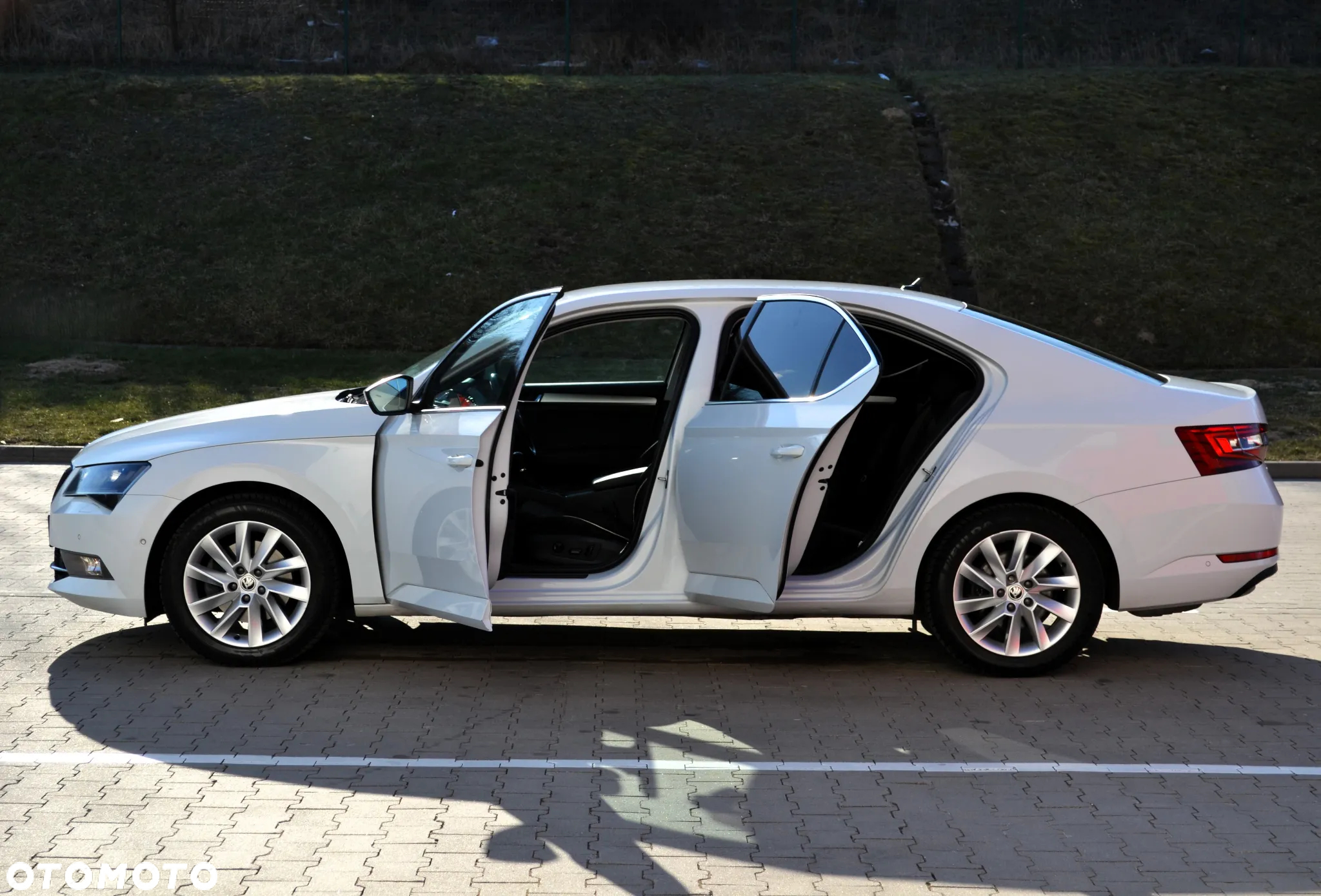Skoda Superb 2.0 TSI Ambition DSG - 26
