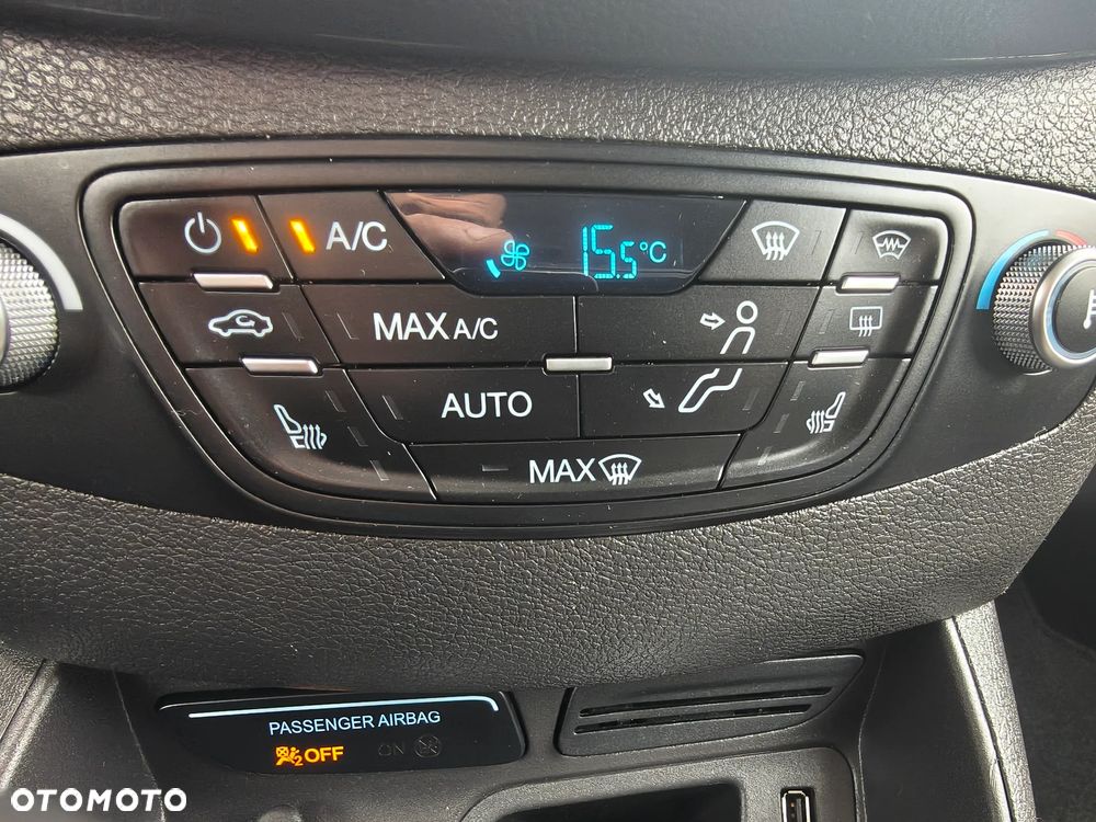 Ford Tourneo Courier 1.0 EcoBoost S&S Titanium - 19