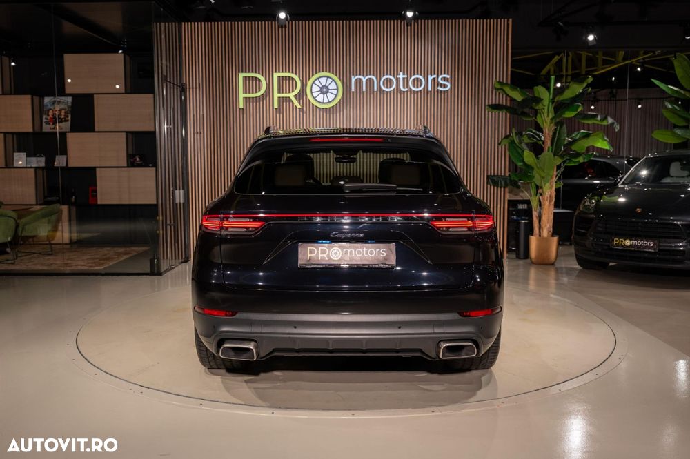 Porsche Cayenne - 12