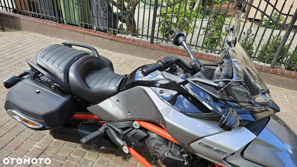 Can-Am Spyder - 17