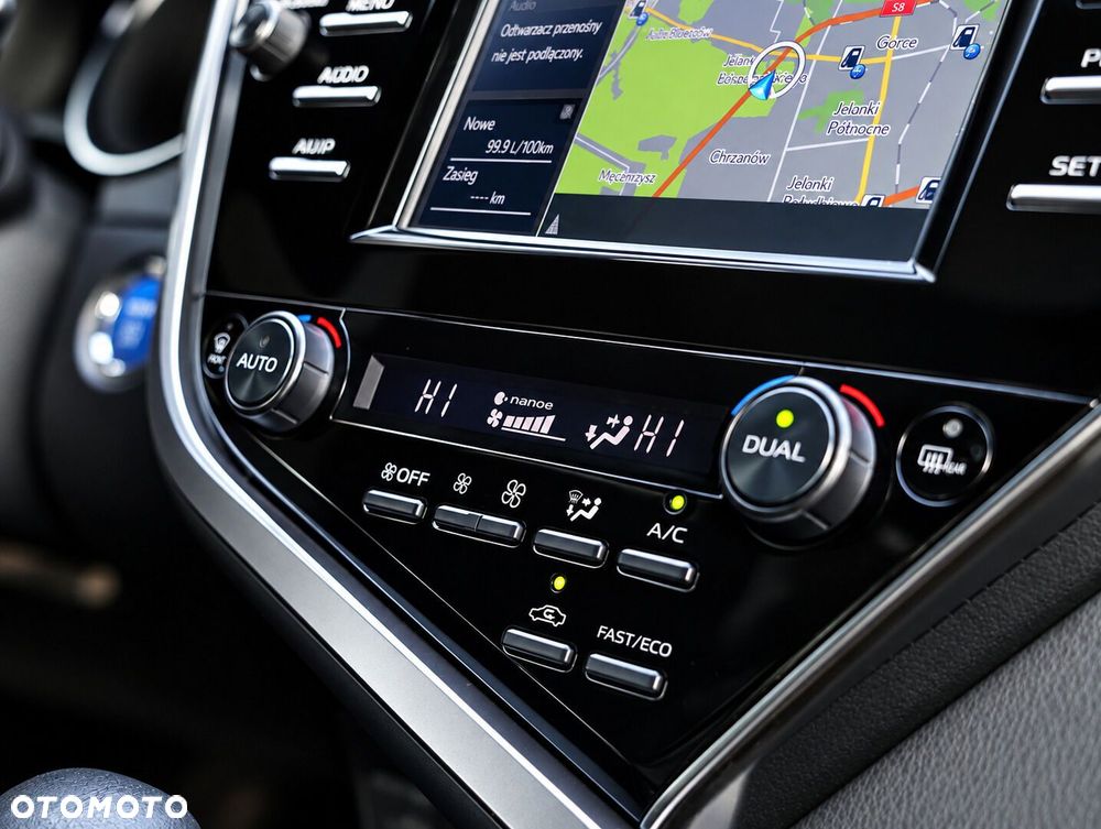 Toyota Camry 2.5 Hybrid Comfort CVT - 21