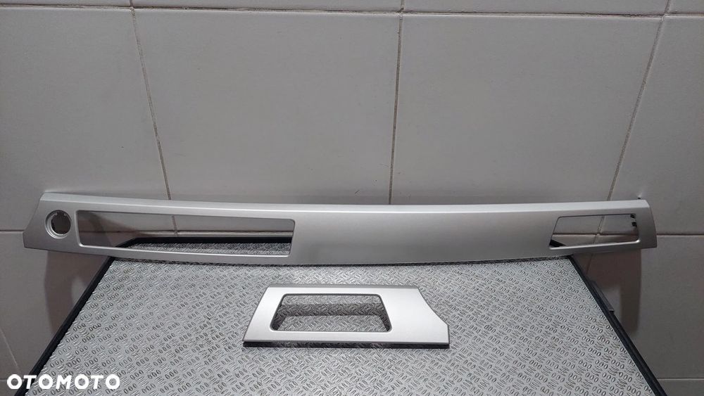 LISTWY OZDOBNE KONSOLI BMW E90 - 1