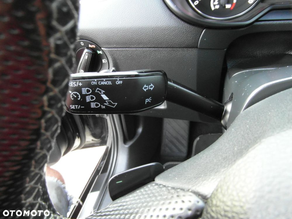 Skoda Octavia 2.0 TDI DSG RS - 26