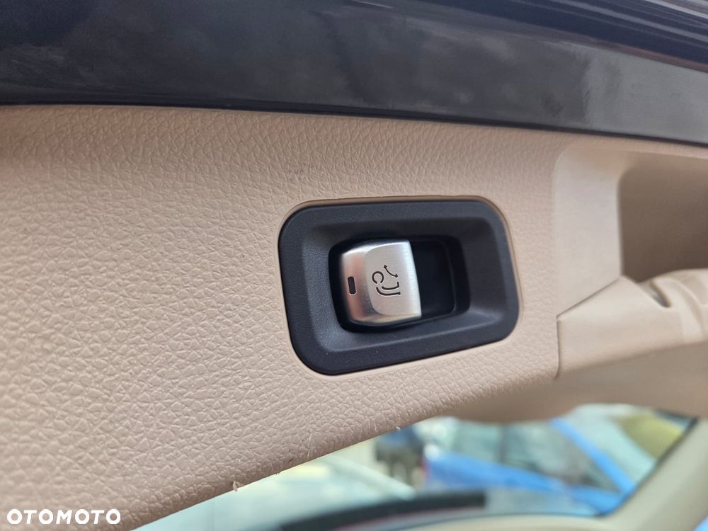 Mercedes-Benz Klasa C 300 e 9G-TRONIC Avantgarde - 24