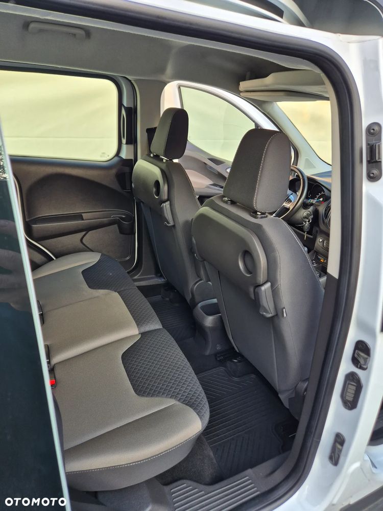 Ford Tourneo Courier 1.5 TDCi Trend - 18