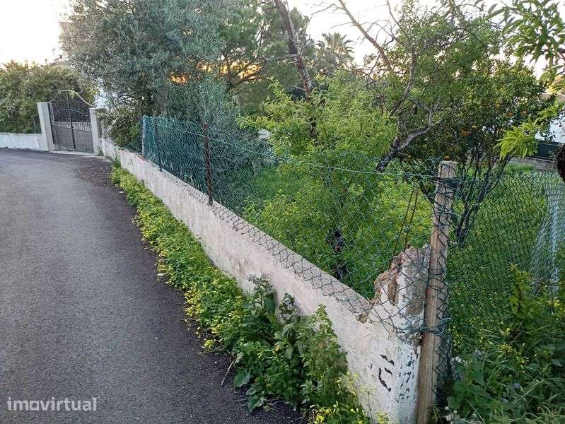 Lote de 520m em zona de construção - Grande imagem: 2/11