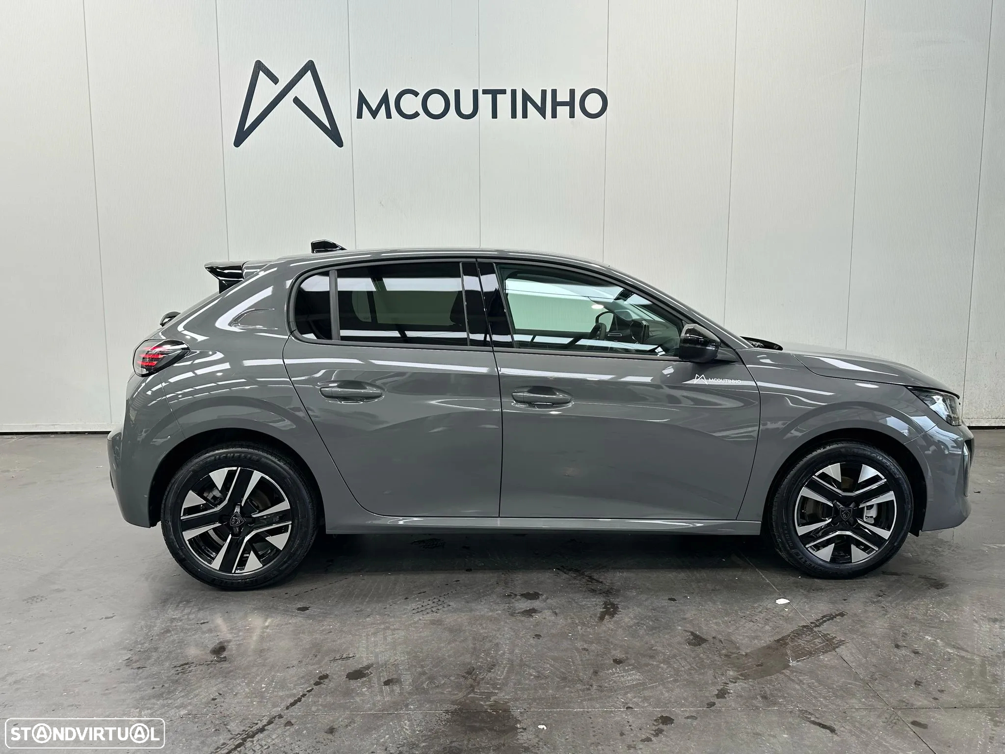 Peugeot 208 - 5