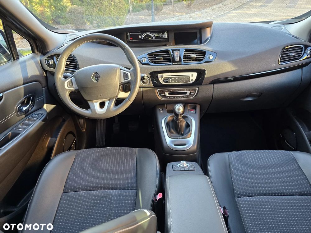 Renault Grand Scenic - 12
