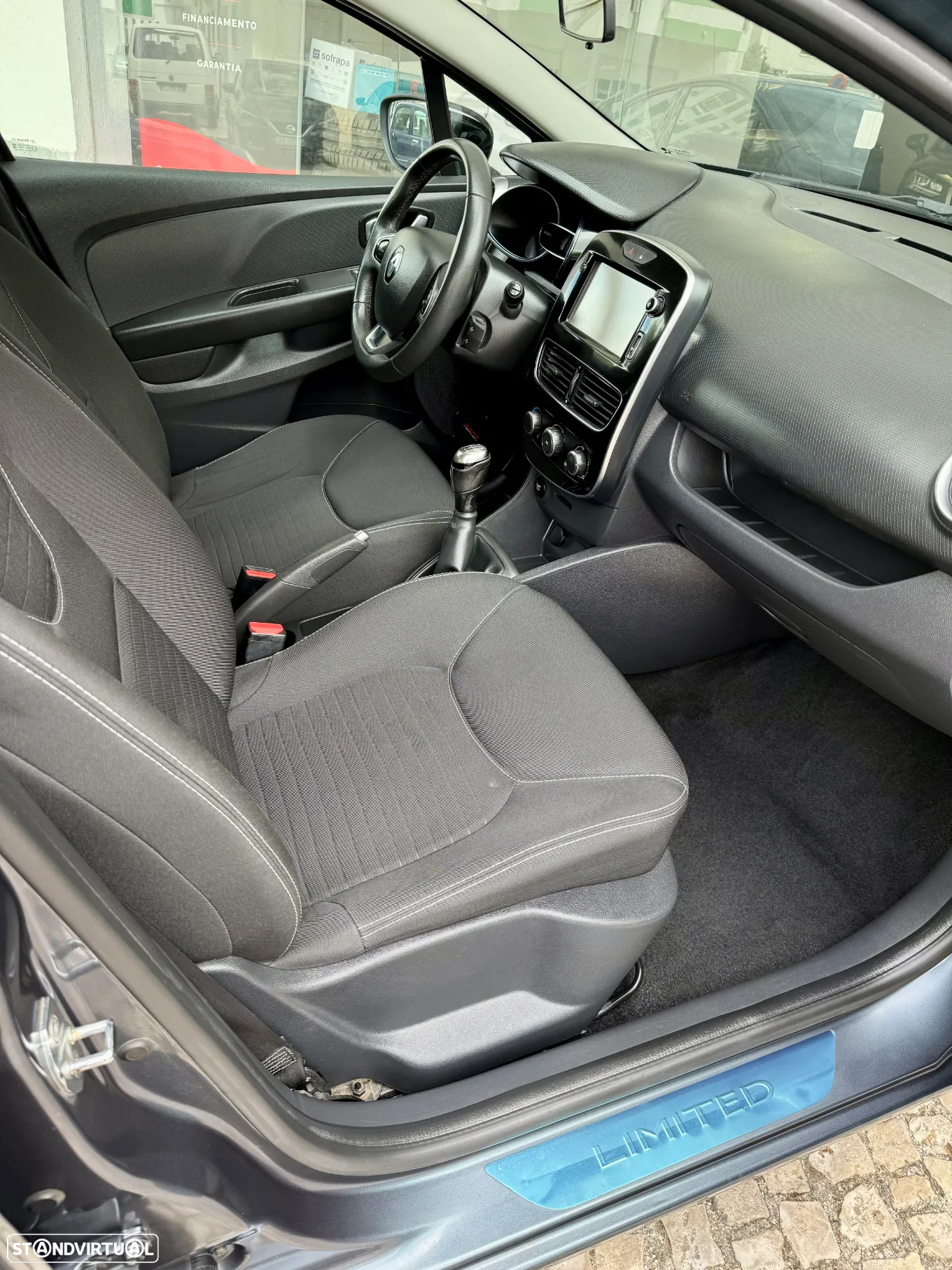 Renault Clio 0.9 TCe Limited - 8
