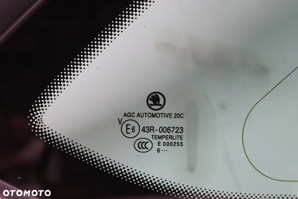Skoda Octavia III szyba karoseryjna tył prawa 5E9845298H - 3