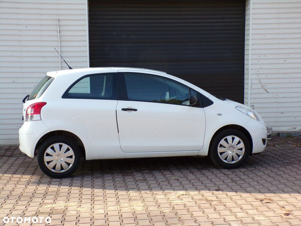 Toyota Yaris - 12
