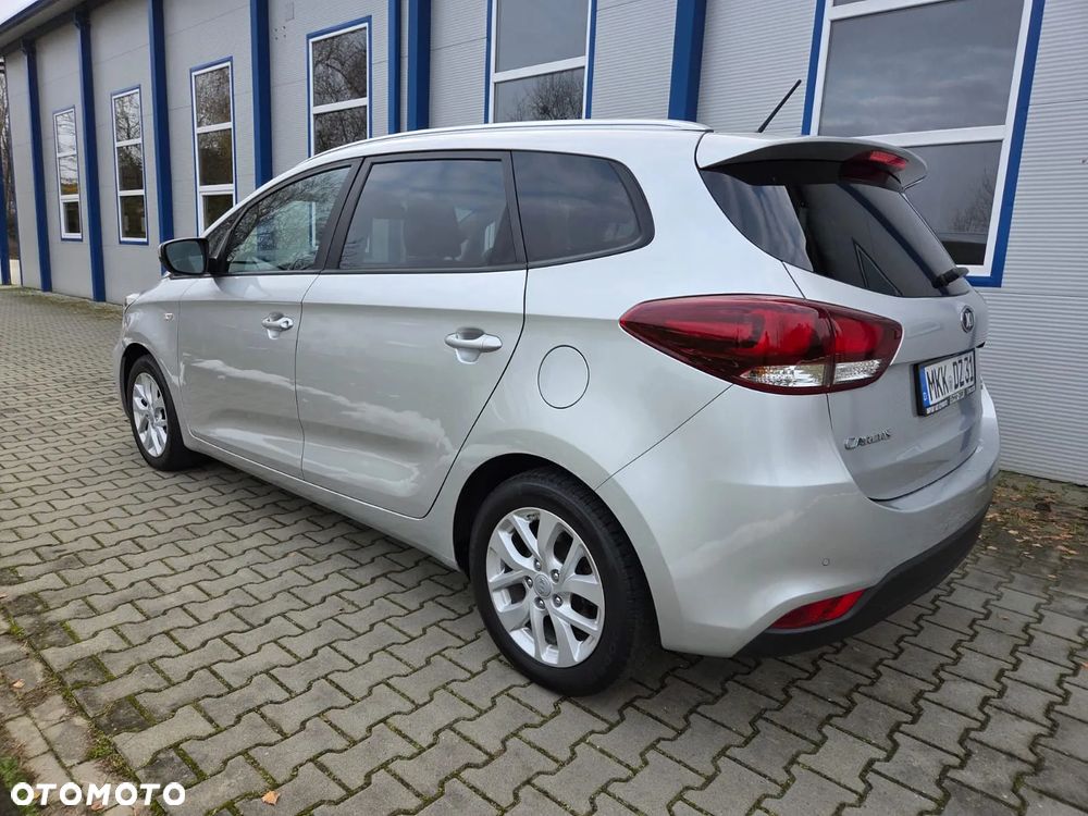 Kia Carens 1.6 GDI Dream Team Edition - 6