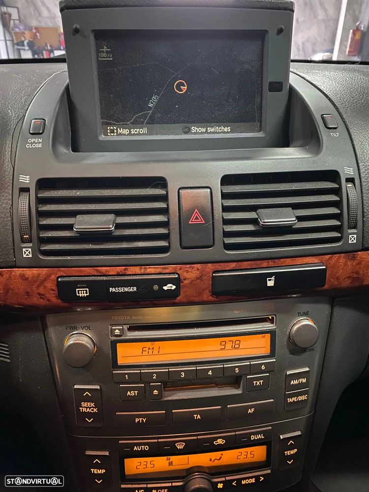 Toyota Avensis LB 2.0 D-4D Sol S/GPS - 11