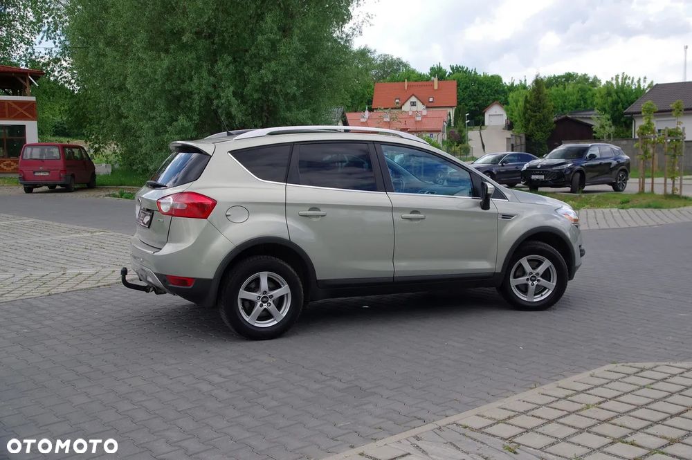 Ford Kuga 2.0 TDCi 2x4 Titanium - 15