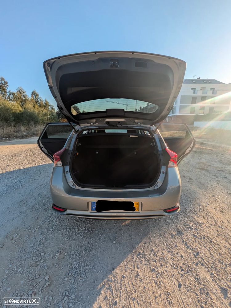 Toyota Auris 1.4 D-4D Com. +P.Techno+P.Sport - 8