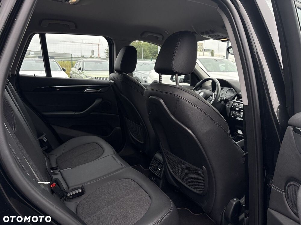 BMW X1 sDrive18i Sport Line - 27