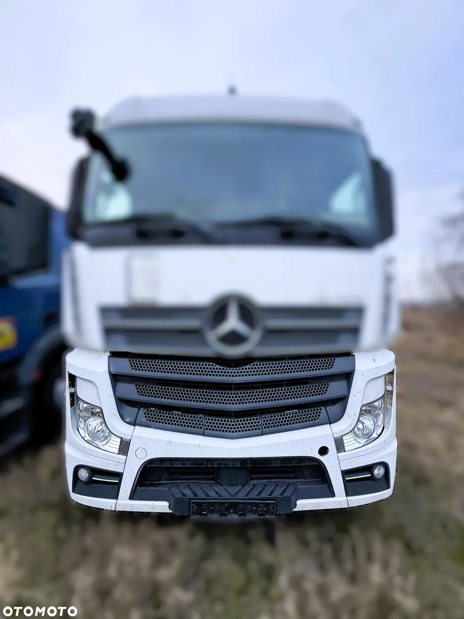Zderzak przód komplet Actros MP4 - 3