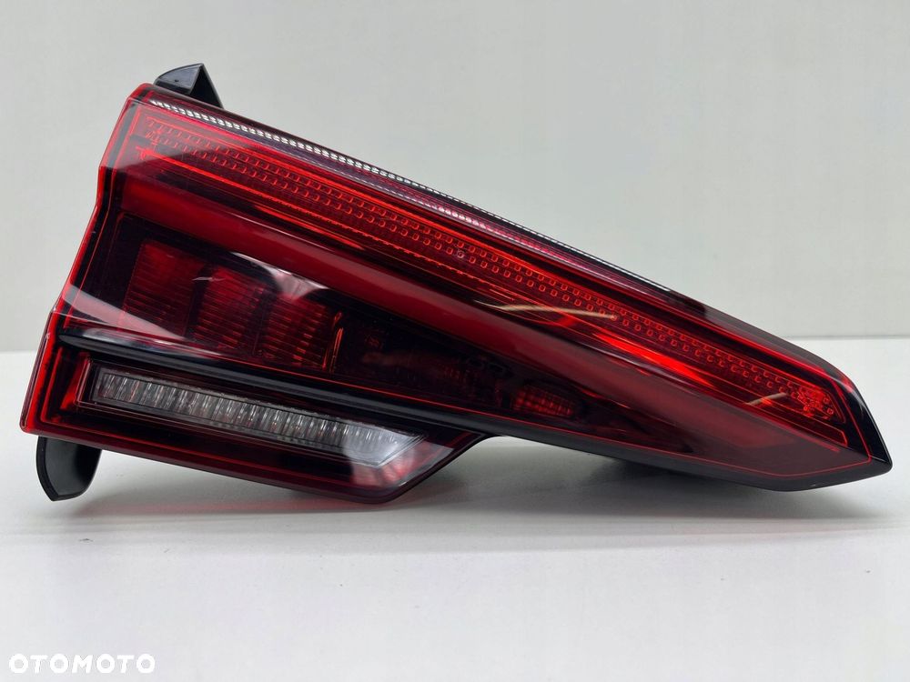 AUDI A4 B9 LAMPA LEWA TYŁ W KLAPĘ LED 8W5945093B - 2