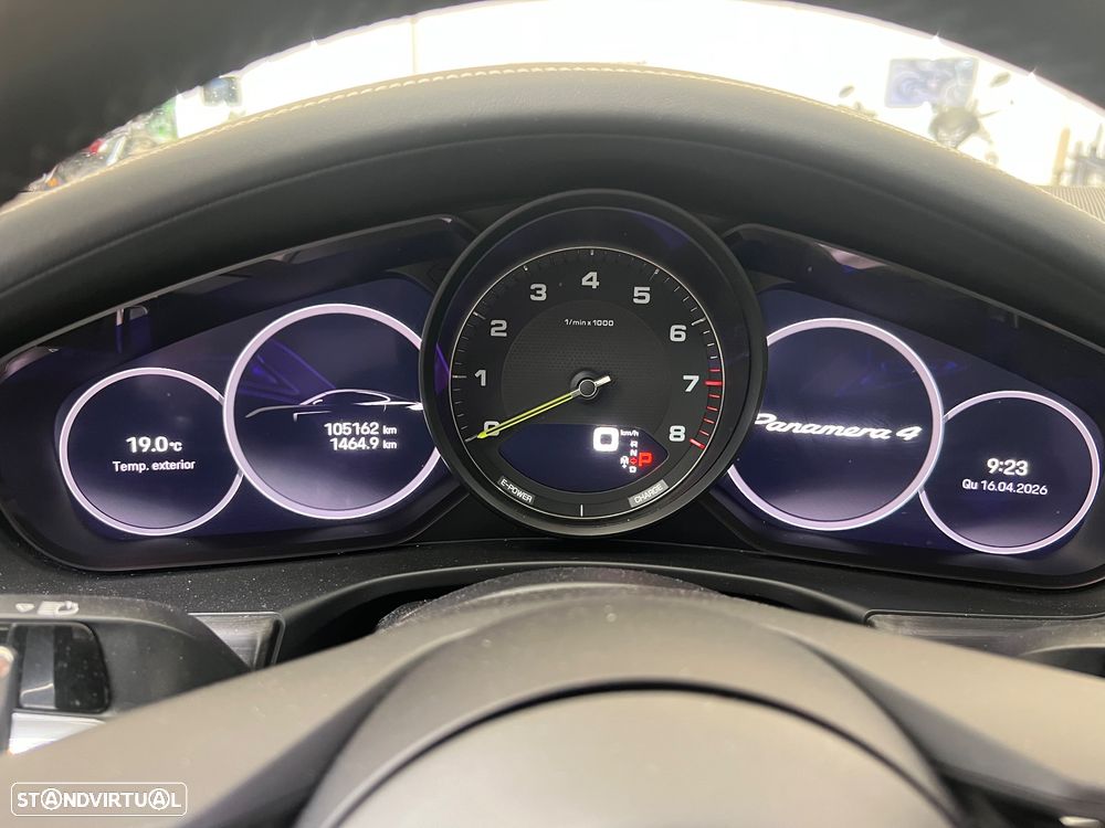 Porsche Panamera 4 E-Hybrid Platinum Edition - 38