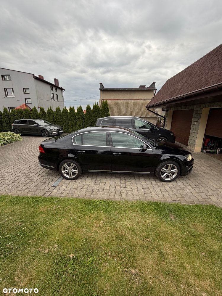 Volkswagen Passat 2.0 TDI Highline R-Style DSG - 4