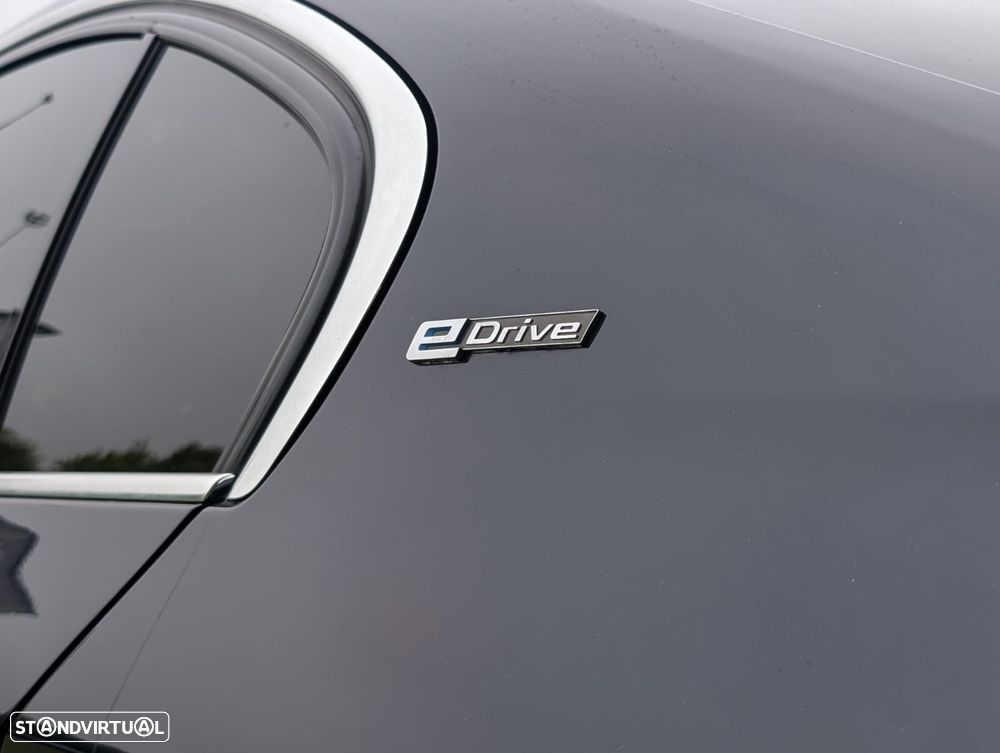 BMW 330 e iPerformance Line Luxury - 14