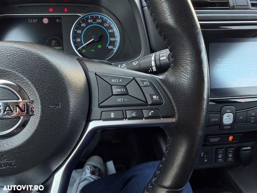 Nissan LEAF 40 kWh N-Connecta - 14