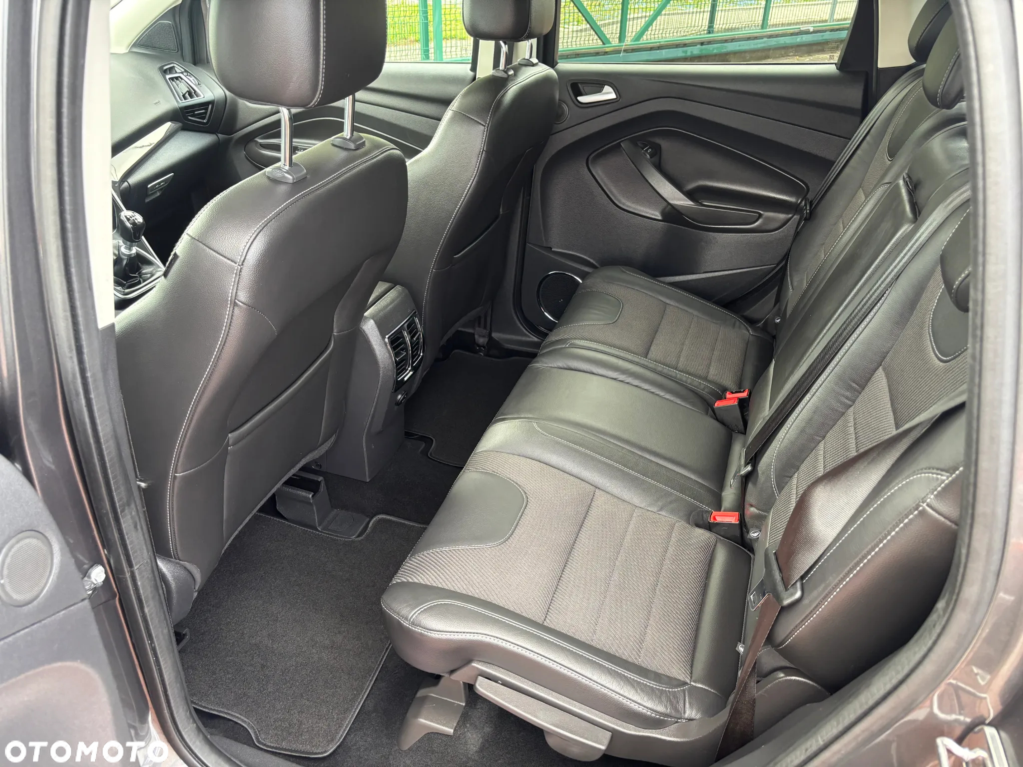 Ford Kuga 1.5 EcoBoost 2x4 Titanium - 17