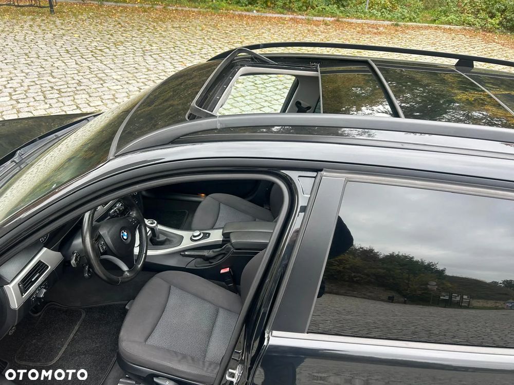 Ford Kuga 2.0 TDCi 2x4 Titanium - 12