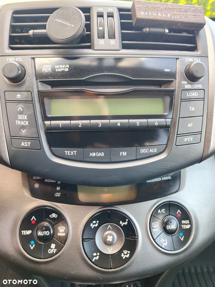Toyota RAV4 2.2 D-4D Sol - 13
