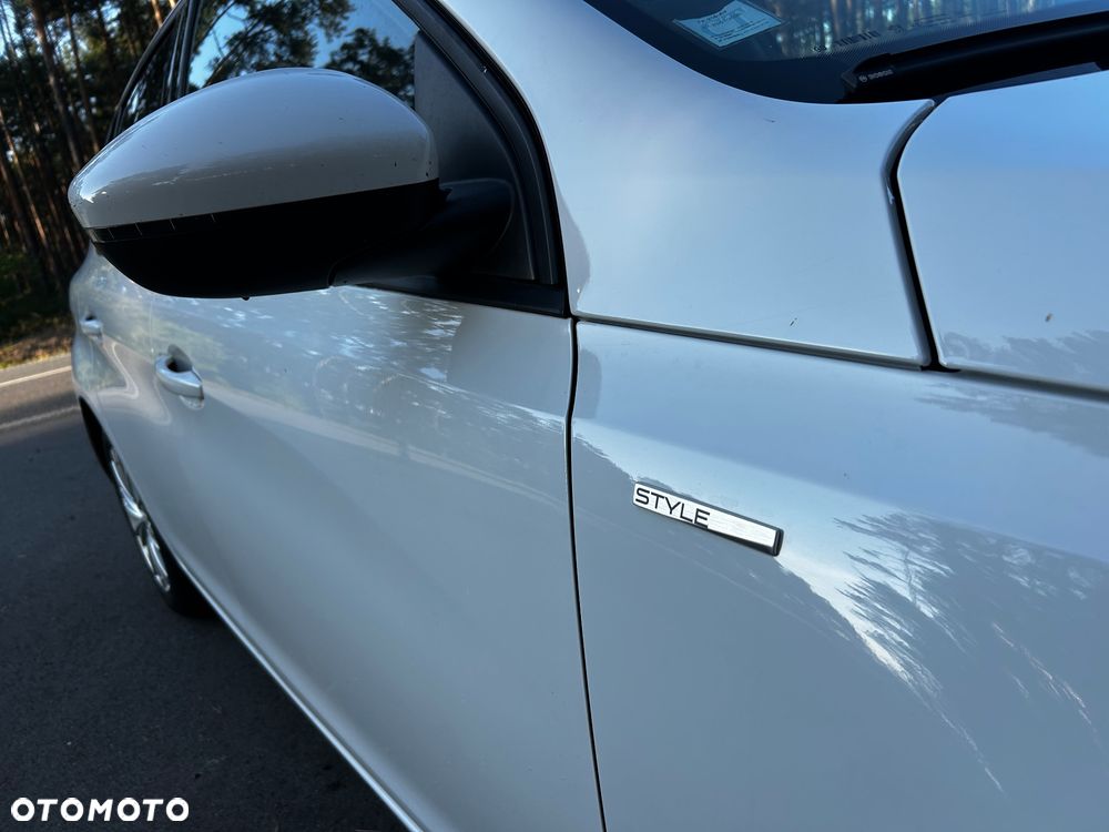 Peugeot 308 - 8