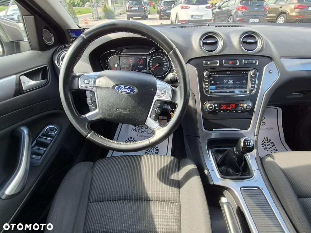 Ford Mondeo - 35