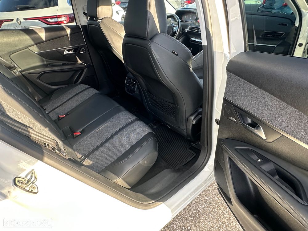 Peugeot 3008 BlueHDi 130 Stop & Start EAT8 Allure Pack - 16