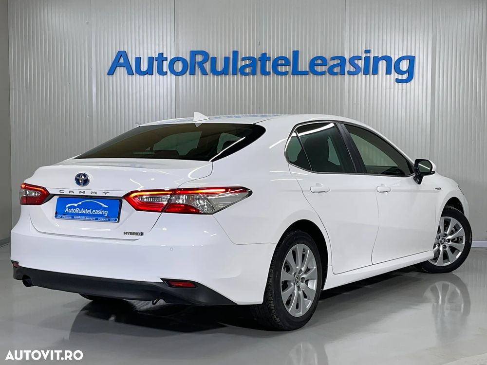 Toyota Camry 2.5 Hybrid Business - 3