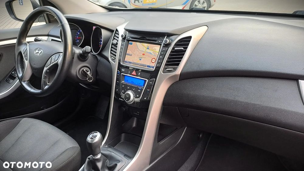Hyundai i30 1.6 GDI Premium - 6