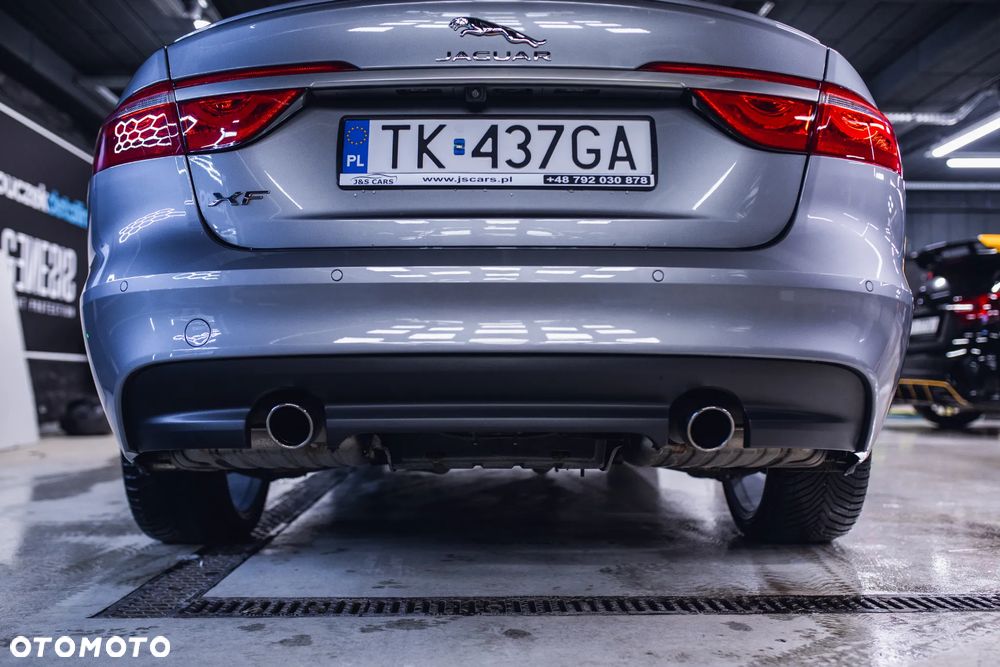 Jaguar XF 2.0 i4D AWD R-Sport - 17