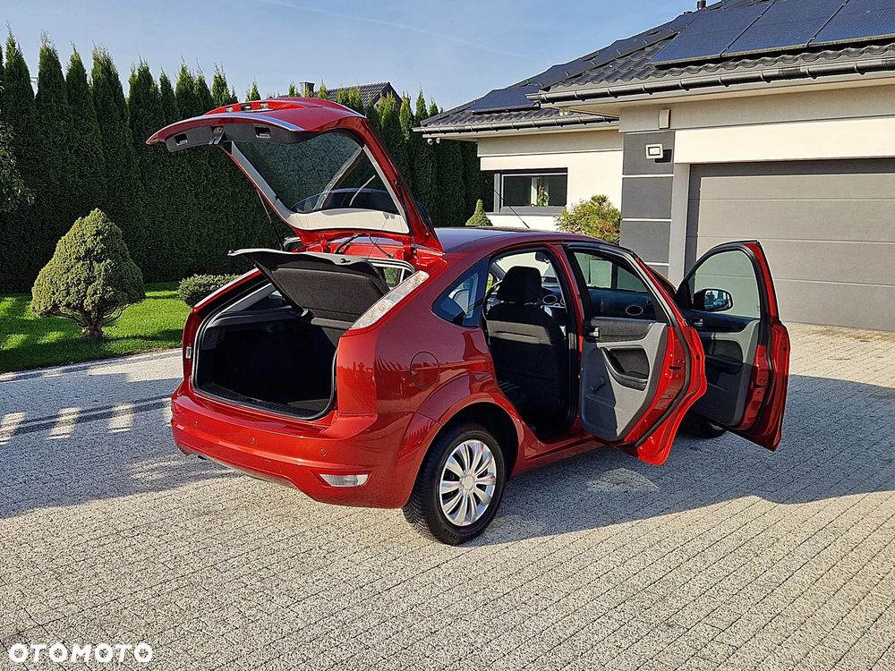 Ford Focus 1.6 16V Ghia - 13