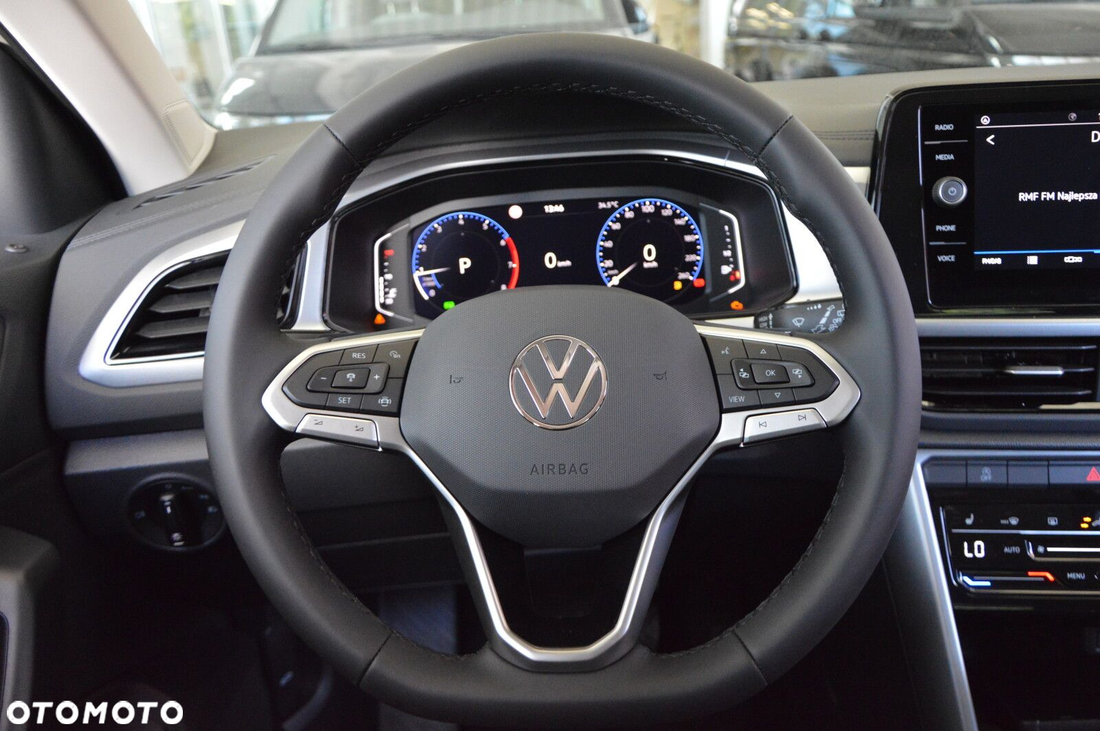 Volkswagen T-Roc - 13
