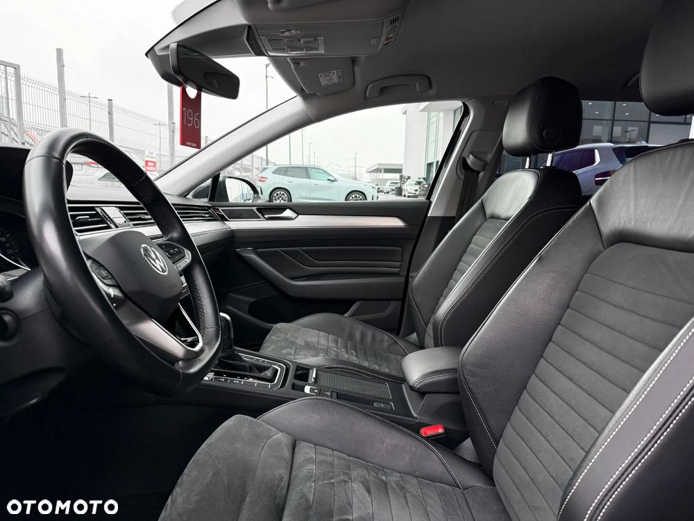 Volkswagen Passat 2.0 TSI Elegance DSG - 23