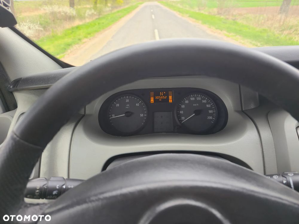 Opel Vivaro - 16