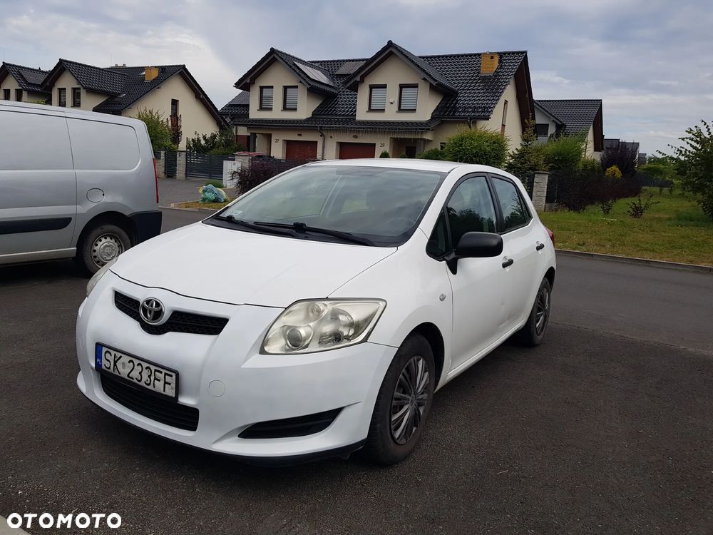 Toyota Auris - 1