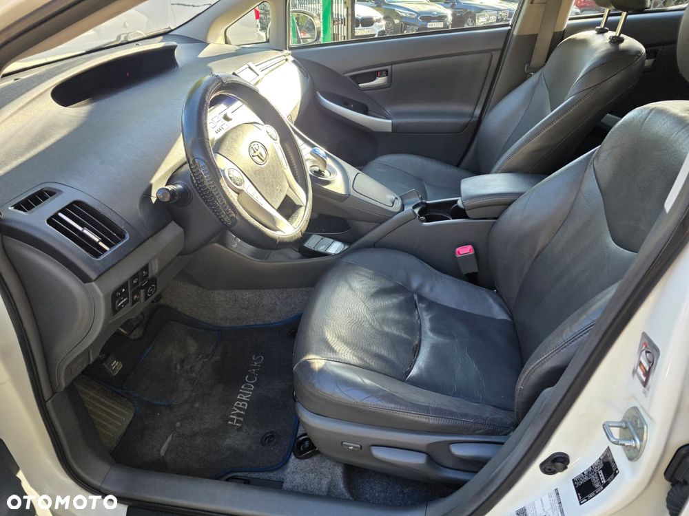 Toyota Prius - 16