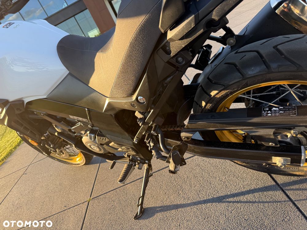 Suzuki V-STROM - 16