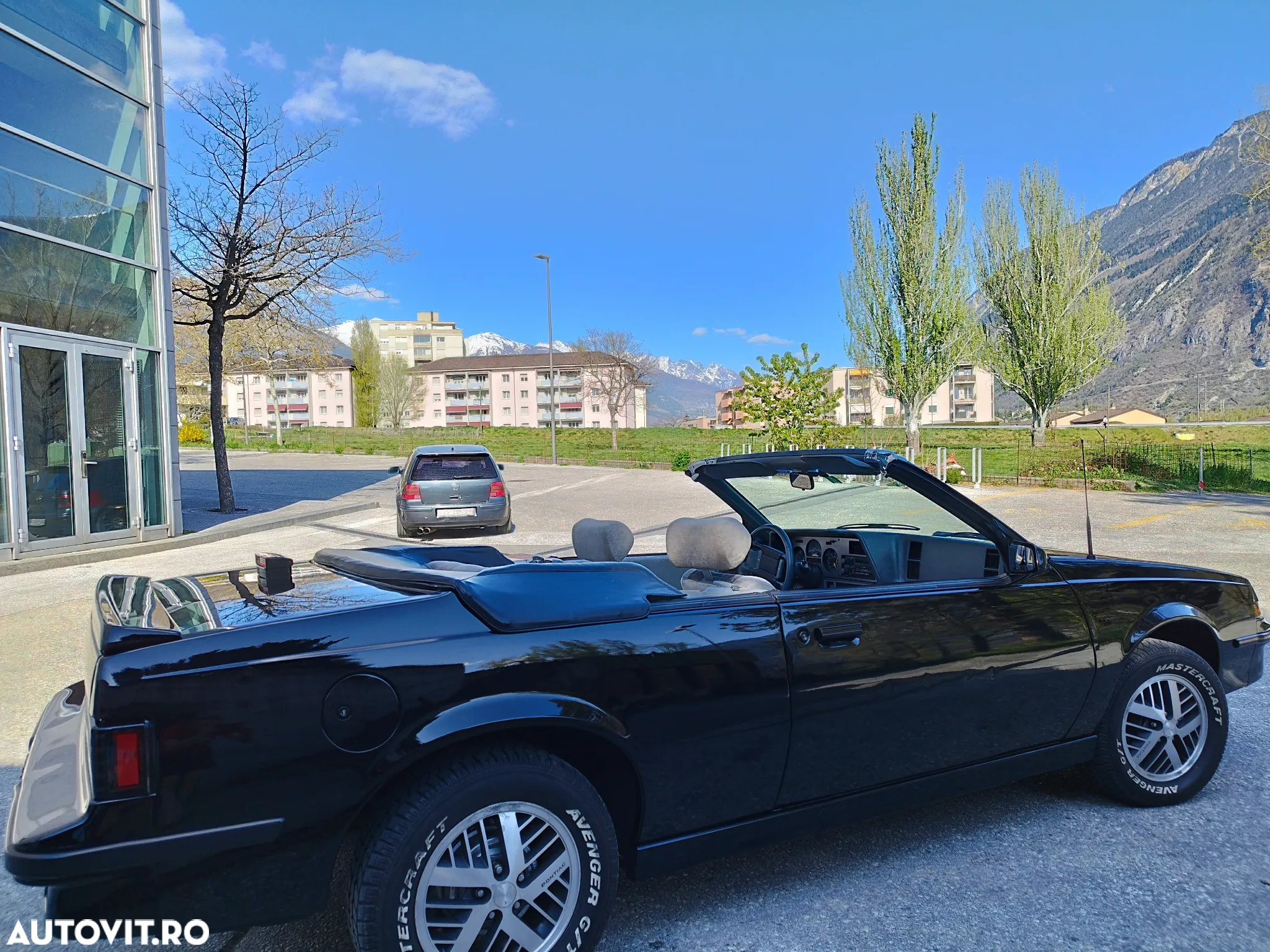 Pontiac Sunbird - 11