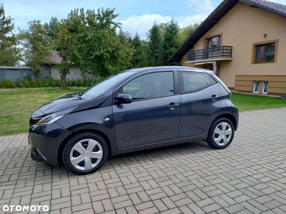 Toyota Aygo x-clusiv - 14