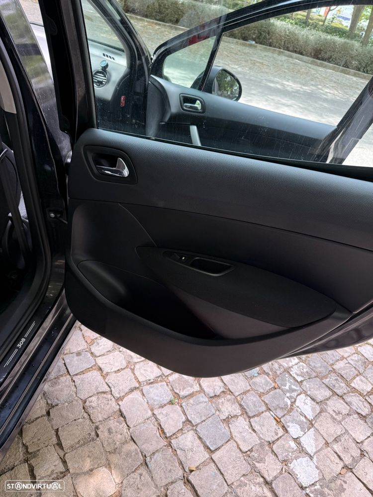 Peugeot 308 1.6 HDi Executive - 16