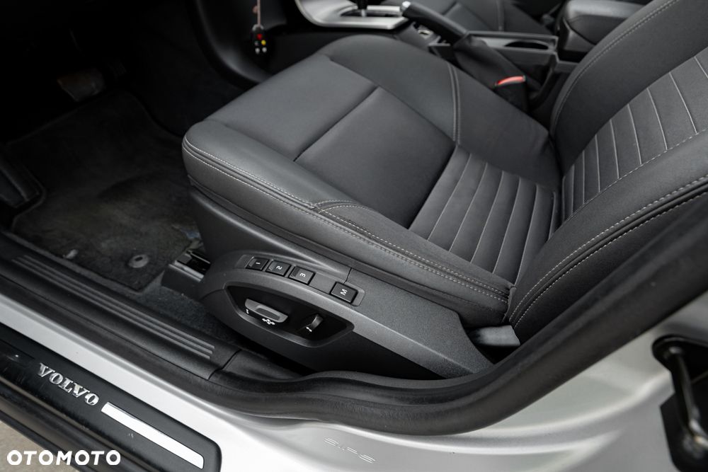 Volvo S40 T5 Momentum - 23